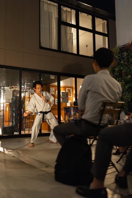 Tokyo: English Standup Comedy Night - Who should book this experience?