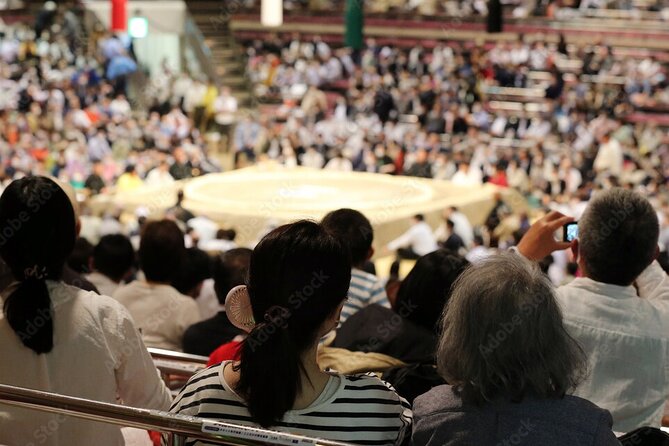 Tokyo: Enjoy Sumo match and know about it! [Ticket included] - Watching the tournament on your own