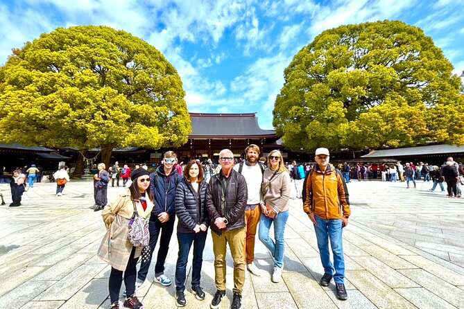 Tokyo Full Course Tour: Explore 15 Must-See Sights & Hidden Gems - Tsukiji Hongwanji and the fish market lunch