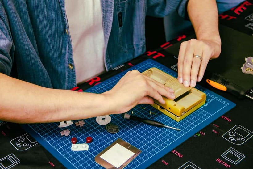 Tokyo: Gameboy Mod Workshop at Akihabara - Why this Akihabara workshop feels different