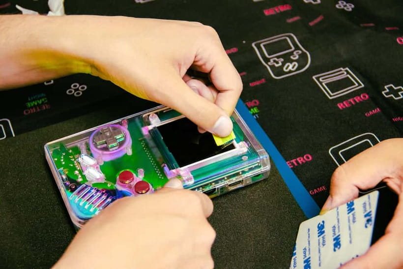 Tokyo: Gameboy Mod Workshop at Akihabara - Picking up games after the build