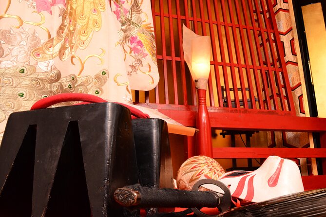 Tokyo Geisha or Oiran Dress-Up Experience and Professional Photos - Choosing between geisha and oiran