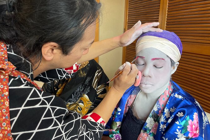 Tokyo Geisha or Oiran Dress-Up Experience and Professional Photos - Traditional clothing, wigs, and props