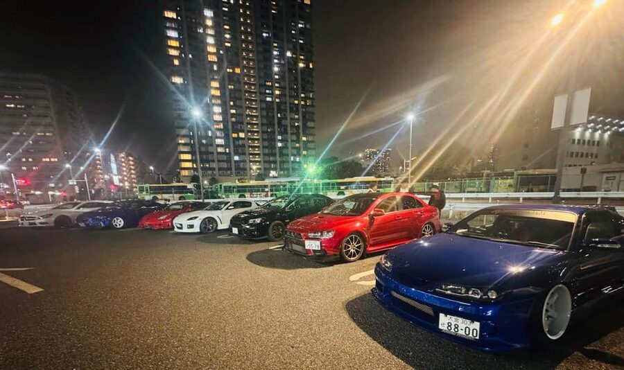 Tokyo: Go Daikoku PA Fast & Furious 3 Sports Car Meetup - The van or a sports car upgrade