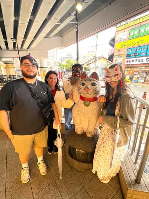 Tokyo: Gotokuji Cat Temple, Shinjuku Cat Cafe & 3D Cat Tour - Who will enjoy this Tokyo cat tour?