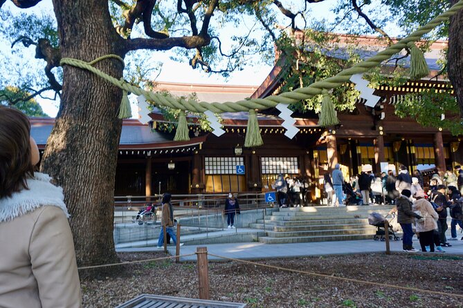Tokyo: Harajuku Meiji Shrine to Shibuya Crossing Guided Tour - Shibuya Crossing and the final photo stop