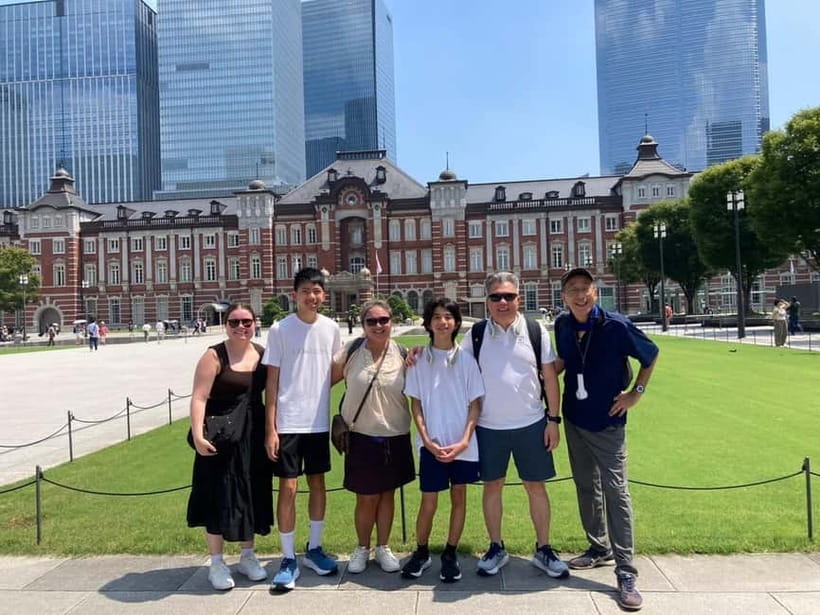 Tokyo: Imperial Palace East Gardens and Tokyo Station Tour - Ote-mon Gate and the castle approach