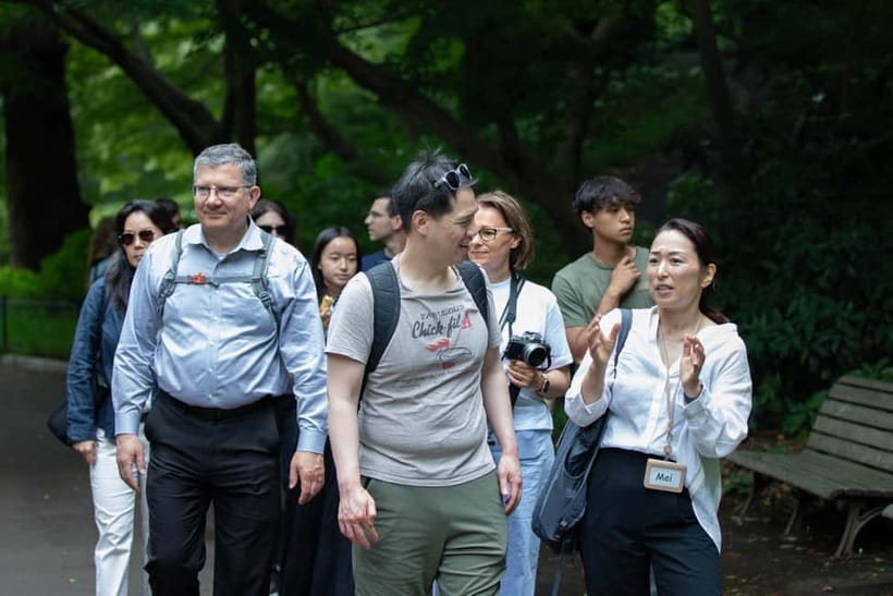 Tokyo: Imperial Palace East Gardens Walking Tour - What the guides add