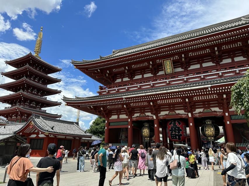 Tokyo: Imperial Palace, Sensō-ji Temple, & Tokyo Tower Tour - The guides make the difference