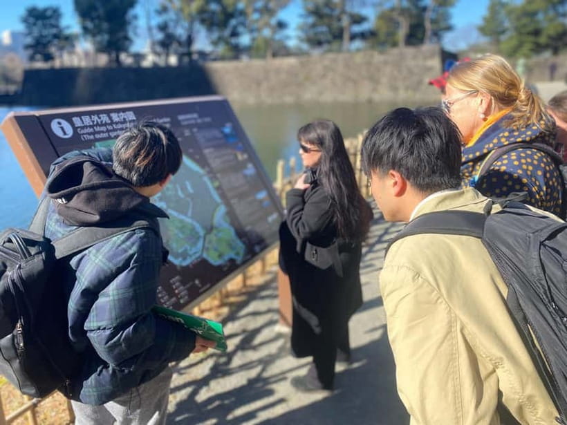 Tokyo: Imperial Palace with Nostalgic Alley Kagurazaka tour - Key points at a glance