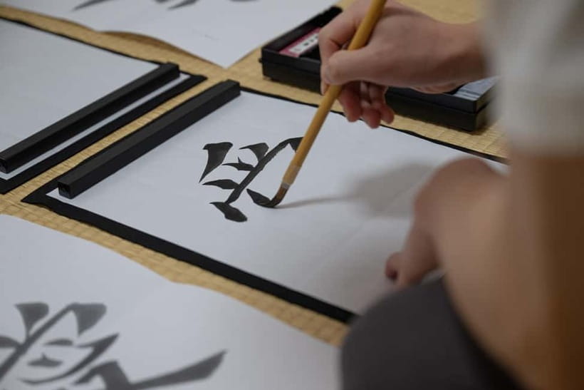 Tokyo: Japanese Calligraphy Lesson with Skilled Instructor - What the one-hour schedule feels like