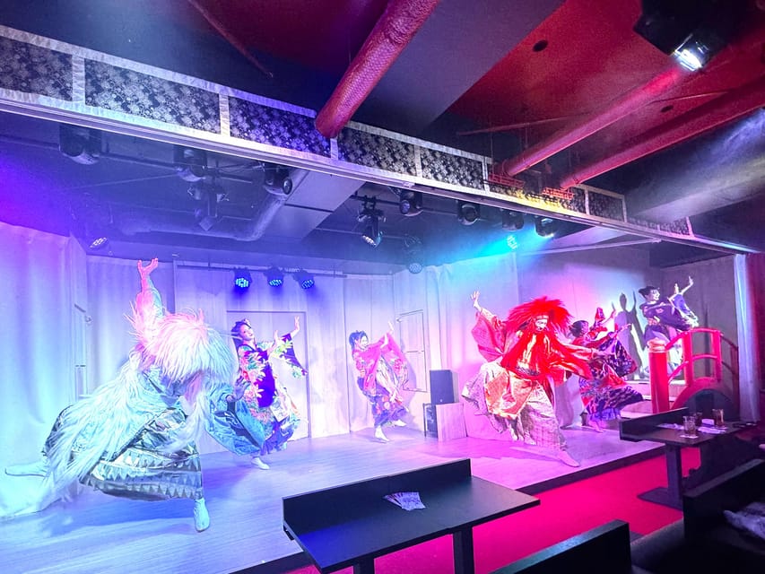 Tokyo: Japanese Dance Cabaret Theater Asakusa-Kaguwa Ticket - The red interior and pre-show hour