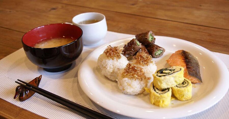 Tokyo: Japanese Home-style Cooking Class with Meal - The cooking style and instructor support