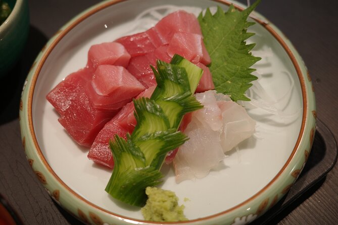 Tokyo: Japanese Knife Skills and Sashimi & Tempura Cooking Class - Eating the handmade lunch