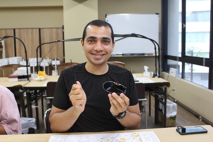 Tokyo: Kintsugi Art Repair Workshop - The teaching style and language support