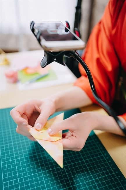 Tokyo: Learn Traditional Origami with a Local - Finding FEEEP Shinjuku Higashi-guchi