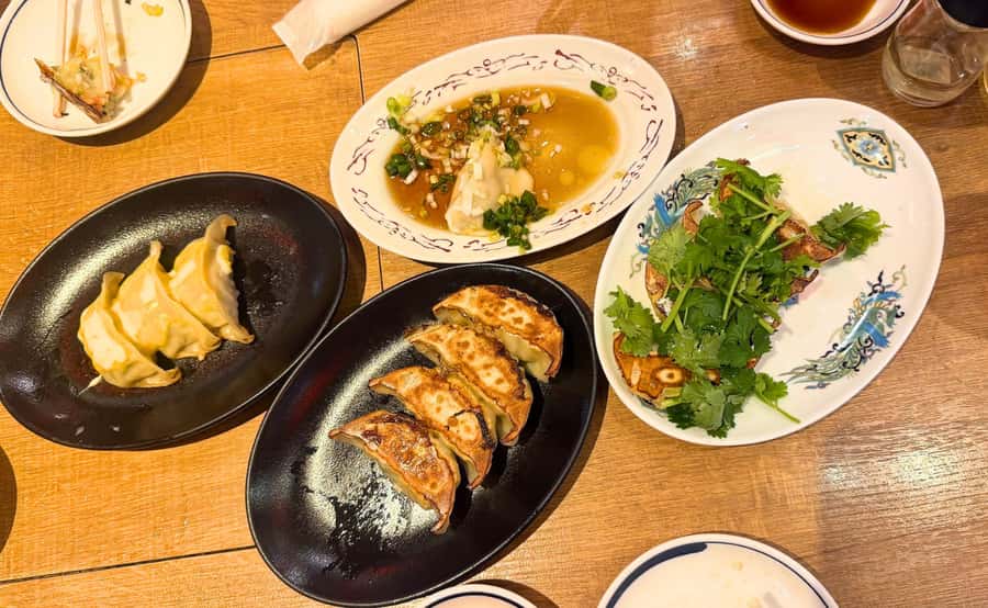 Tokyo: Locals´ Secret Food Tour // Eat like a Japanese - Meeting at JR Ueno Station