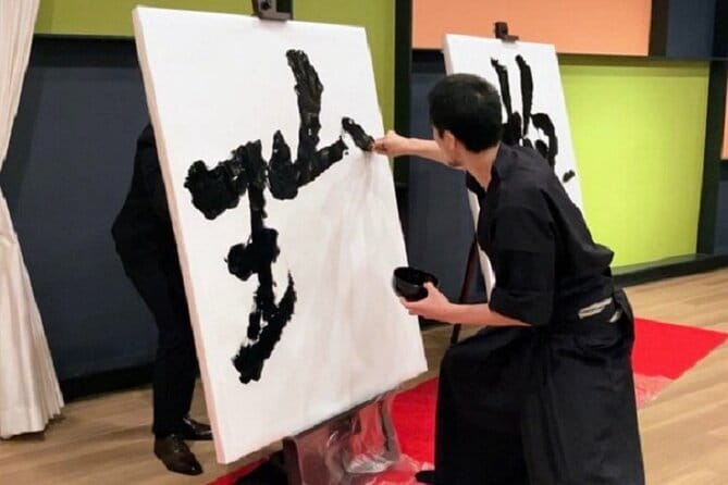 Tokyo Manga Drawing Experience Pro Artist Workshop & MangaHistory - Is three hours enough?