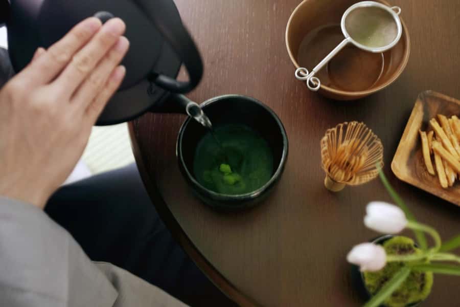 Tokyo: Matcha and Kimono Experience - Making a bowl with traditional tools