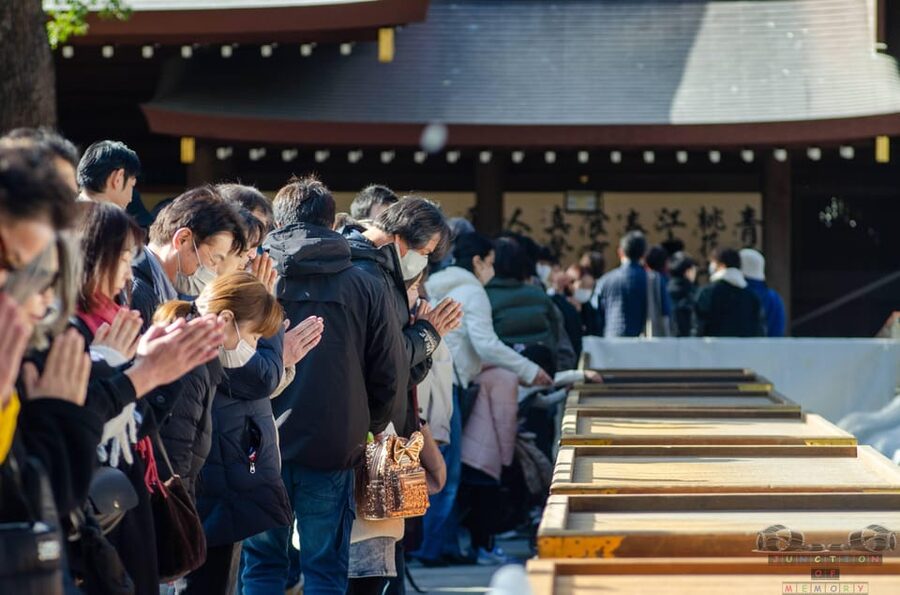 Tokyo: Meiji Jingu, Harajuku, Shibuya, and Shijuku Tour - The subway rides are part of the lesson