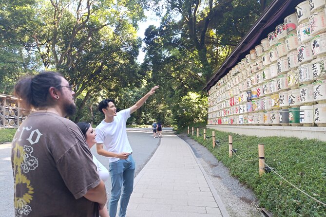 Tokyo: Meiji Shrine and Shinto Culture Walking Tour - The giant torii: a memorable entrance
