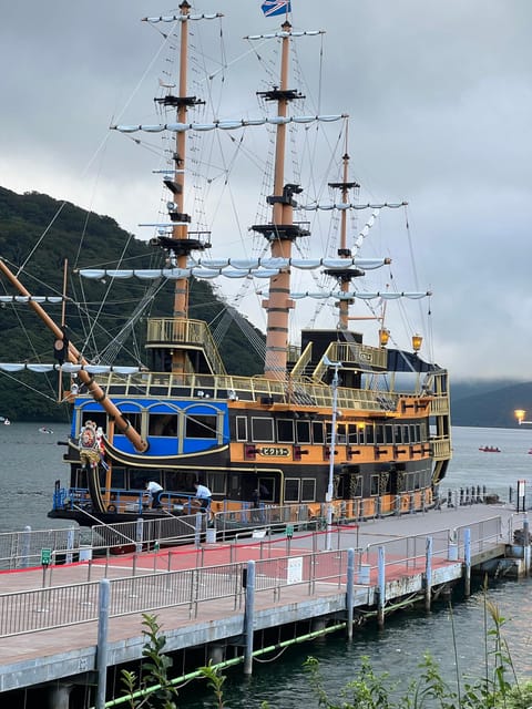 Tokyo: Mount Fuji & Hakone Private Tour with Guide - Lake Ashi and the pirate ship