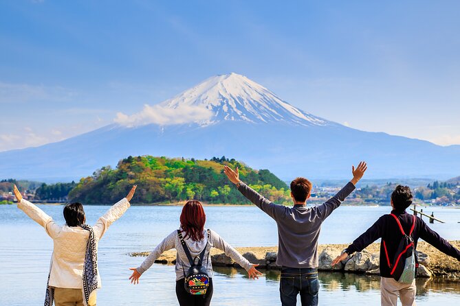 Tokyo: Mount Fuji One Day Trip Lake Kawaguchi & Lake Yamanaka - Lawson offers the most modern photo stop