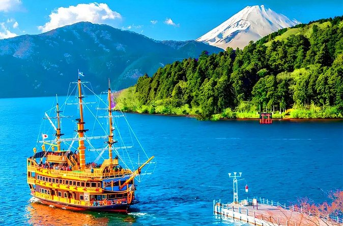Tokyo: Mt. Fuji Cruise & Hakone Ropeway Day Trip by Bus - Owakudani Valley and Hakone’s volcanic ground