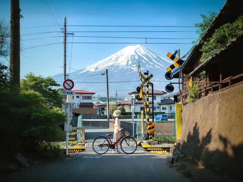 Tokyo: Mt. Fuji & Lake Kawaguchi Instagram Full Day Trip - Oshino Hakkai and the taste of Fuji snowmelt