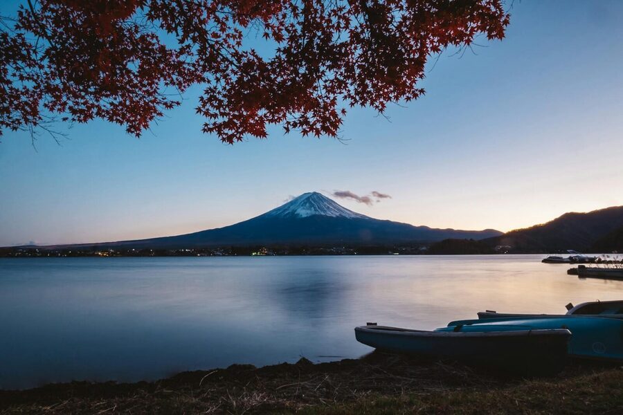 Tokyo: Mt. Fuji & Lake Kawaguchi Private Tour with Transfer - Oshino Hakkai and the smaller village stops