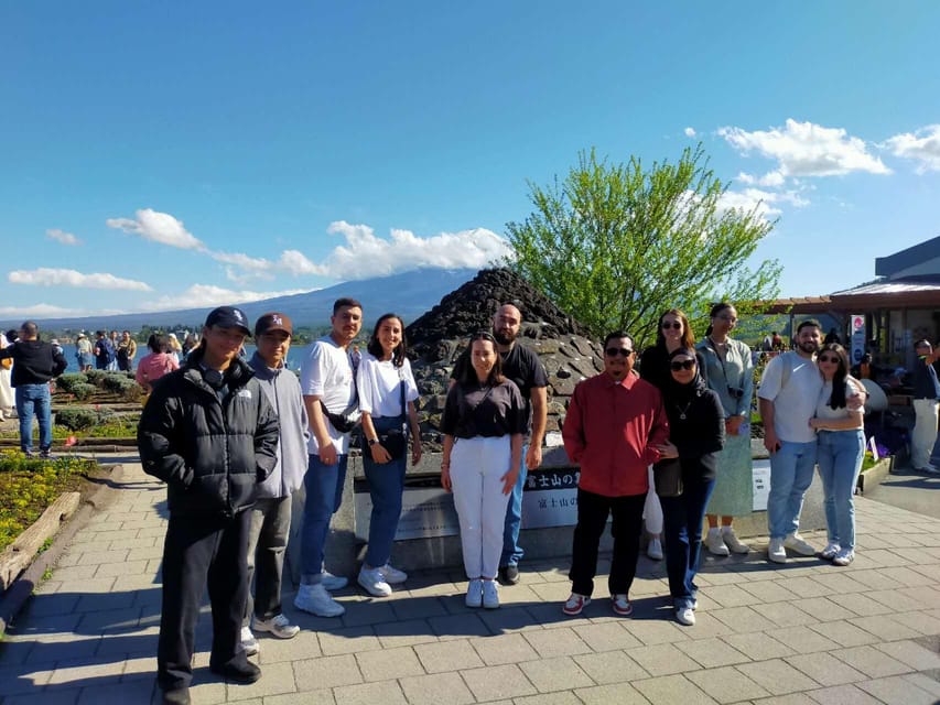 Tokyo: Mt Fuji Lake Kawaguchiko Tour & Arakuyama Sengen Park - Meeting at Tokyo Station before 8 a.m.