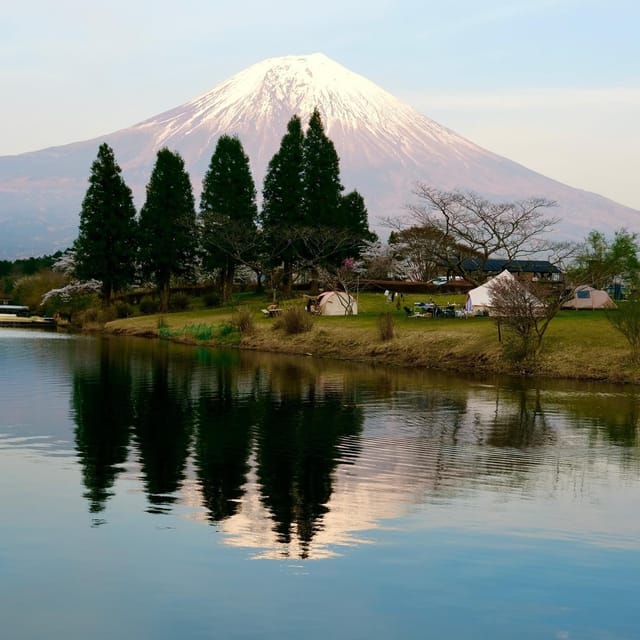 Tokyo: Mt Fuji Private Day Tour with English-speaking Driver - Kitaguchi-hongu Fuji Sengen Shrine: a calm opening