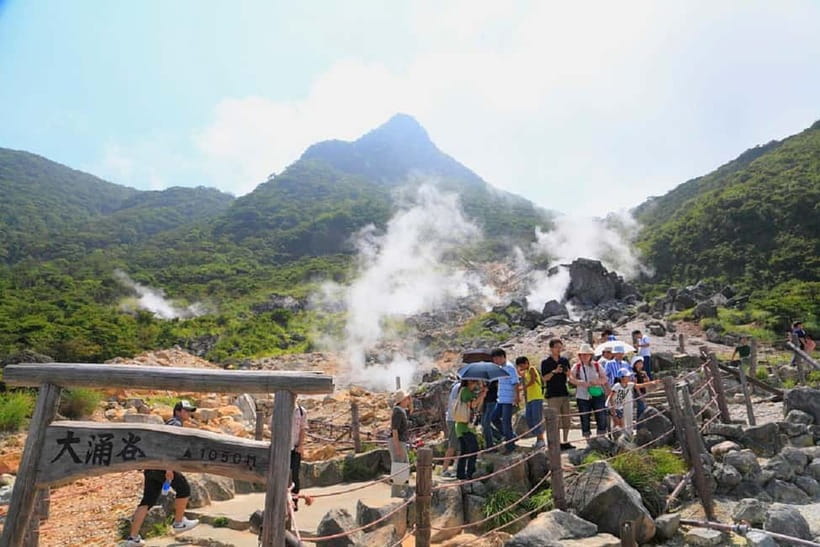 Tokyo: Mt. Fuji Tour, Hakone Ropeway, Owakudani, Lake Ashi - Swan Lake Shore at Lake Yamanaka