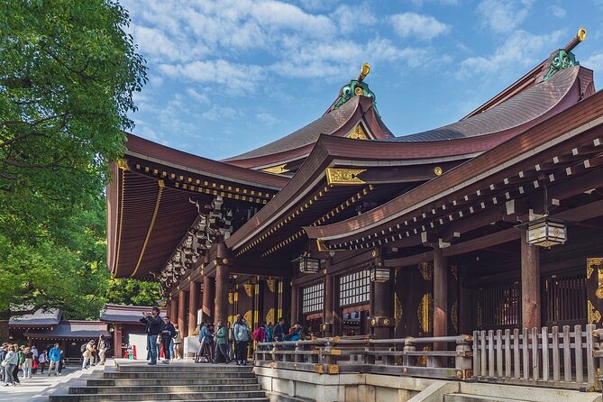 Tokyo Muslim Friendly Customizable Tour with Guide - Hie Shrine Nihonbashi Sessha and its red torii