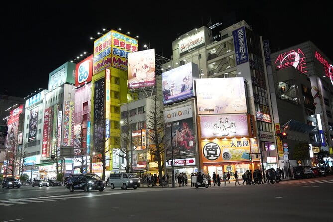 Tokyo Night Tour Akihabara, Shibuya, Karaoke and City Lights - Why this route works for a first Tokyo night