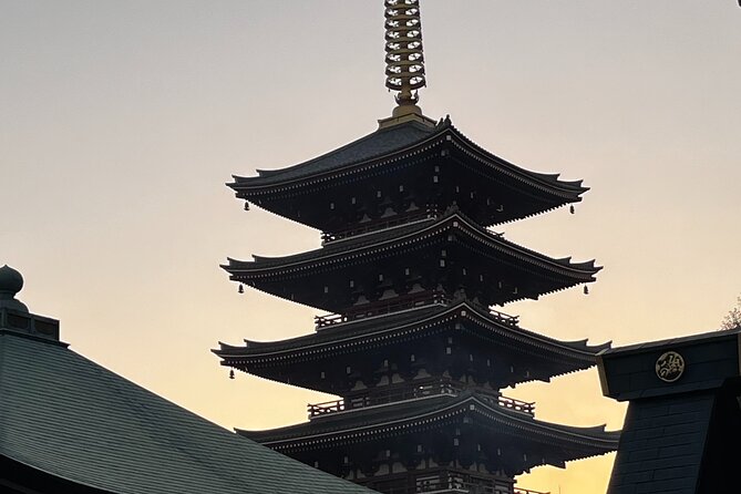 Tokyo: Old Town Asakusa Guided Tour -Senso-ji Temple Visit - Meeting Kaminarimon Gate and finding your bearings