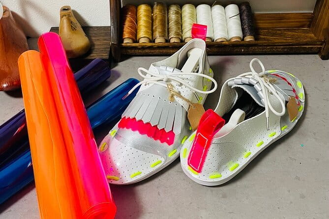 Tokyo Original Shoes Making 1 Day Workshop / Ready made orders - Step 5: Assembling the shoes by rope or thread