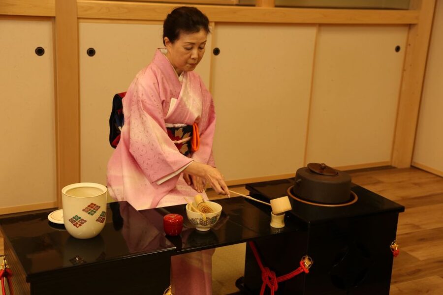 Tokyo: Practicing Zen with a Japanese Tea Ceremony - A quiet lesson in the middle of Tokyo