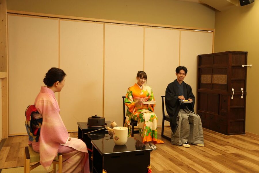 Tokyo: Practicing Zen with a Japanese Tea Ceremony - Why the utensils and movements matter
