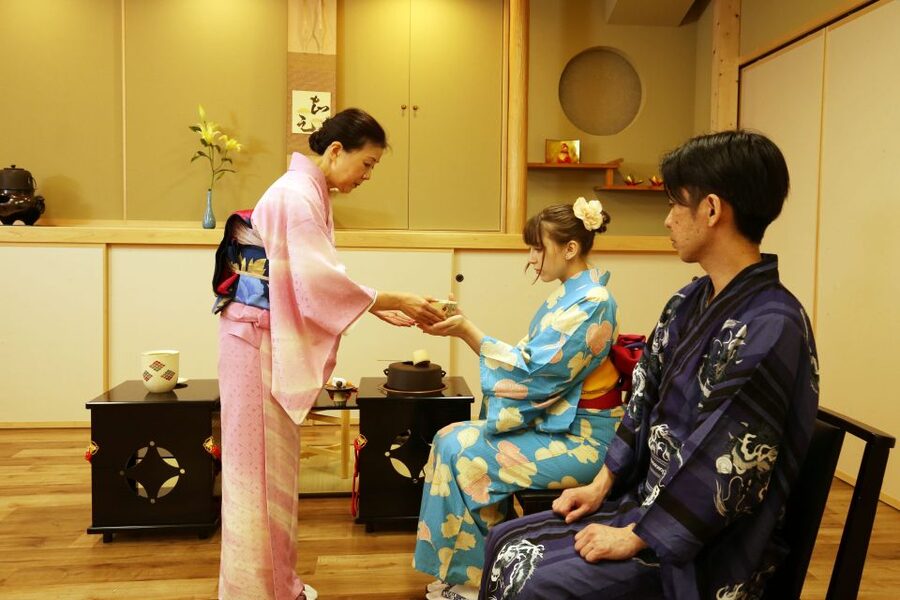 Tokyo: Practicing Zen with a Japanese Tea Ceremony - Zen explained through tea, art, and architecture