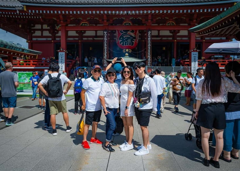 Tokyo: Private Photo Shoot with a Professional Photographer - Asakusa, from Kaminarimon to Sensoji