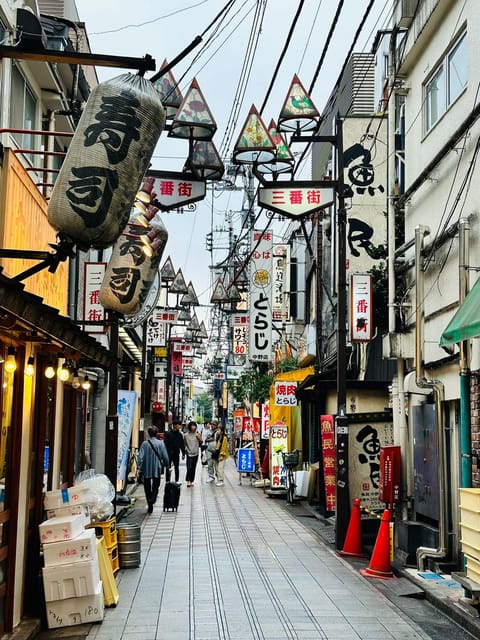 Tokyo: Private Tailored Tour with a Local Guide - Yanaka and the old-Tokyo feel