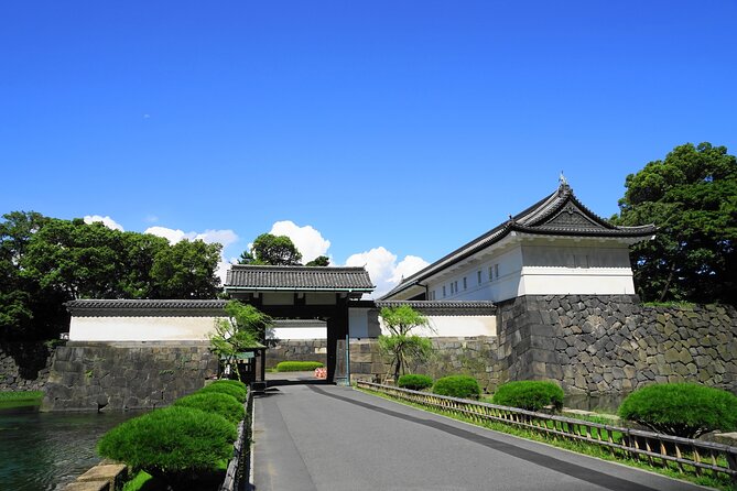 Tokyo Private Tour! Edo Castle & Imperial Palace East Gardens - What the history adds