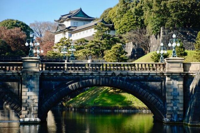 Tokyo Private Tour in Luxury Vehicle with English Guide - Imperial Palace: a calm beginning in central Tokyo