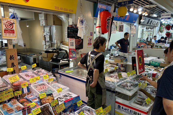 Tokyo: Private Tsukiji Fish Market Tour with 3 food stops - Accessibility, Timing, and Cancellation Details