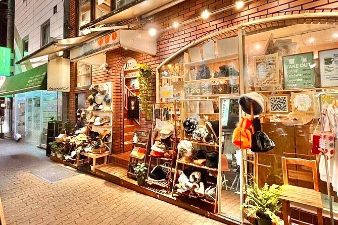Tokyo Private Vintage Shopping Tour in a Town of youth culture - What the private guide adds