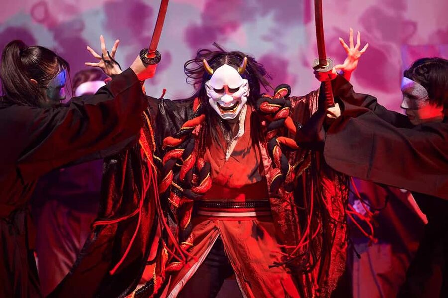 Tokyo: Samurai Entertainment Night Show in Kanda Shrine - The samurai story at 8:15 PM