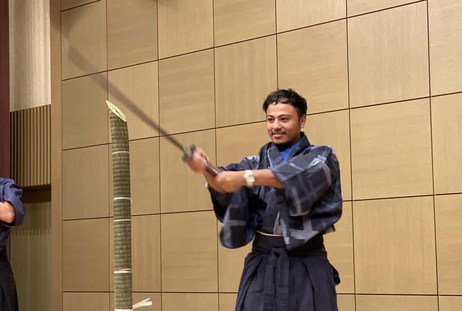 Tokyo: Samurai Experience with a real sword - Beginning at the West Exit in Tokyo