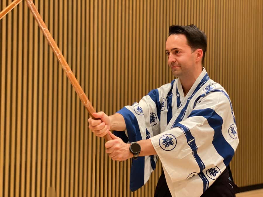 Tokyo: Samurai Experience with a real sword - Learning to Draw, Sheathe, and Move