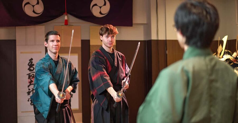Tokyo: Samurai Experience with Lunch and Guided Tour - The walking tour: temples, lanes, and old Tokyo